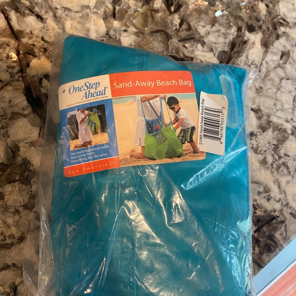 standaway beach bag. New unused, and an original sealed package